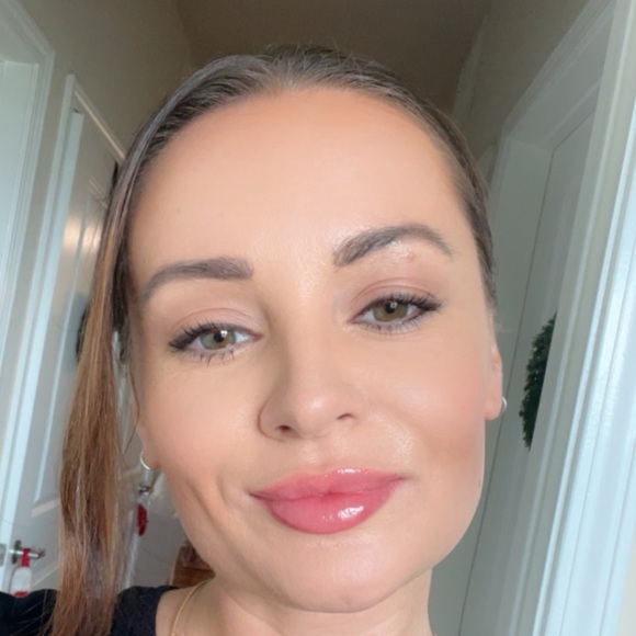 Meet your Posher, Layla - Picture 1 of 1